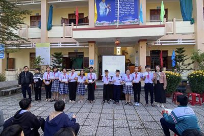 Tết cho học sinh nghèo